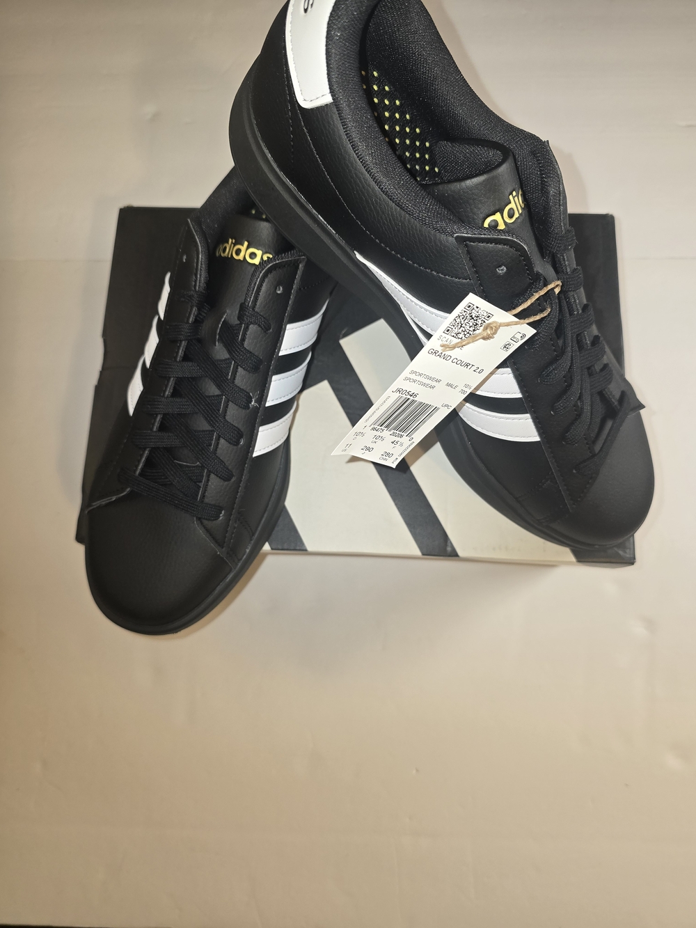 Adidas Men’s Black/White Court-Style Sneakers Size 11